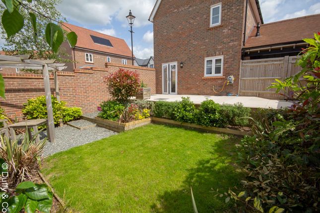 36 Benjamin Way, Burgess Hill photo 4
