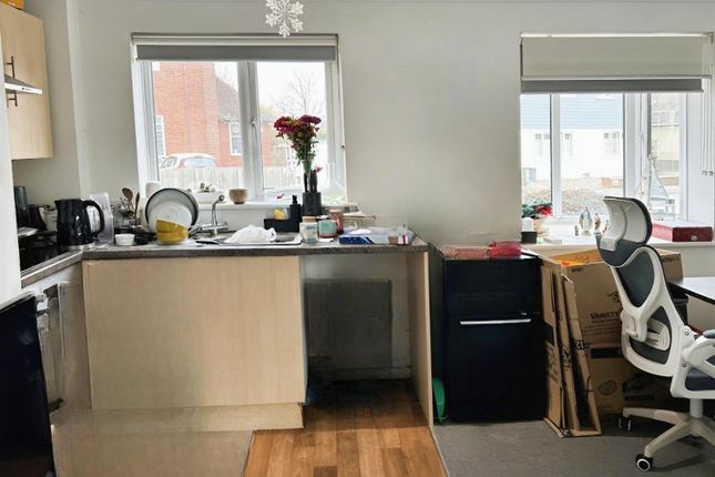 Flat 12, White Marsh Court, Cromwell Road, Whitstable photo 5