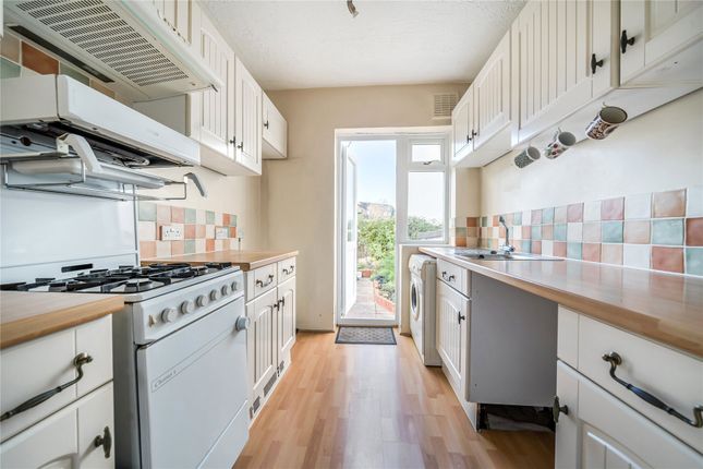 64, Domonic Drive, London photo 4