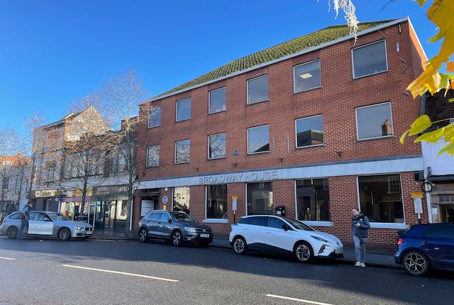 Thumbnail Office to let in The Broadway, Newbury
