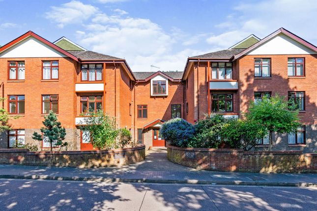 Flat for sale in Beaconsfield Road, St.Albans