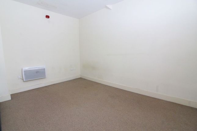 Flat 29 The Old School Rooms, Great Moor Street, Bolton, Lancashire, BL1 1NR photo 4