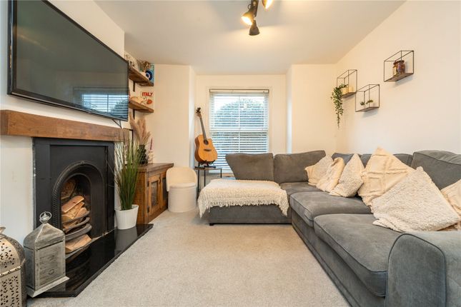 55, Chapel Park Road, Surrey photo 3