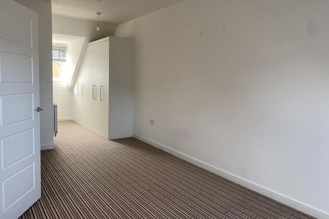 33, Peary Mead, Dartford photo 5