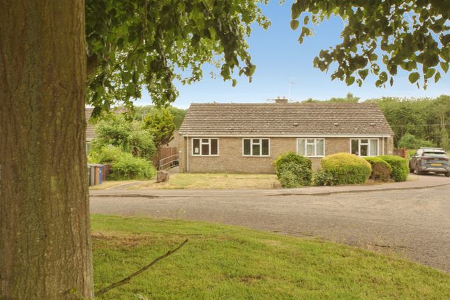 2-bed house on 41, Highwood Crescent, Newmarket, £185,000