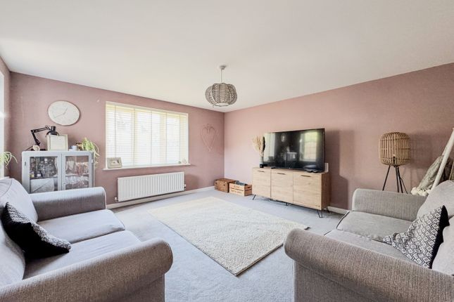 20, Williamson Way, Pitstone photo 2
