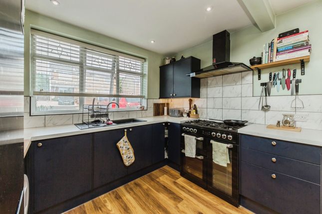 36, Linley Grove, Stoke-on-Trent photo 4