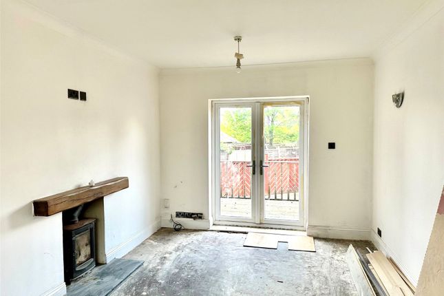12, Flanshaw Road, West Yorkshire photo 3