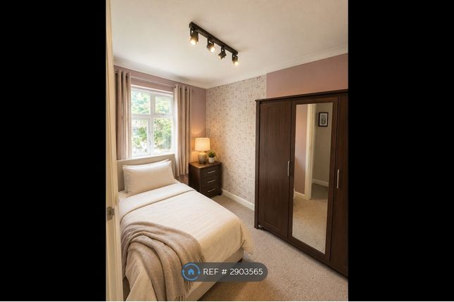 Bennetts Castle Lane, Dagenham photo 5