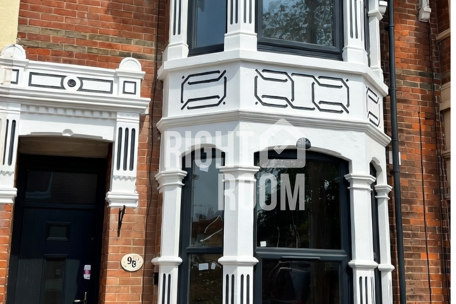 Room 4, 98 Beresford Road, Portsmouth photo 5