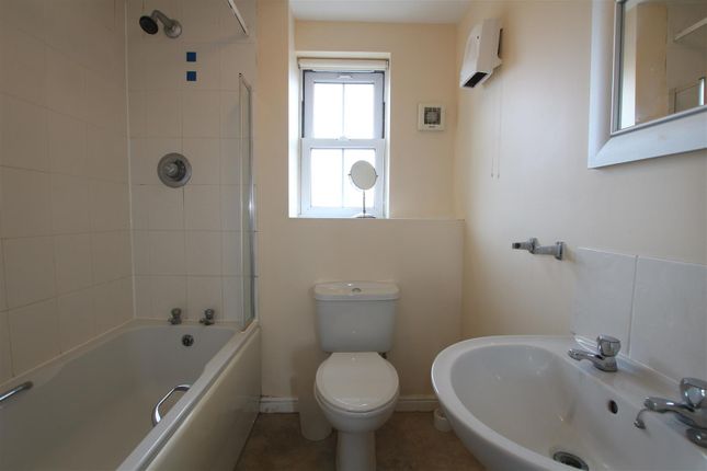 Flat for sale in Longchamp Drive, Ely