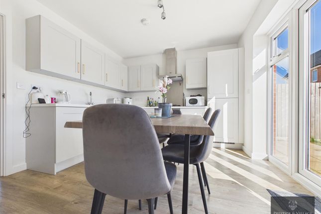 3, Venture Croft, Henlow photo 5