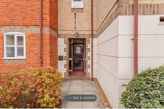 Flat, Sherwood House Rembrandt Way, Reading photo 2