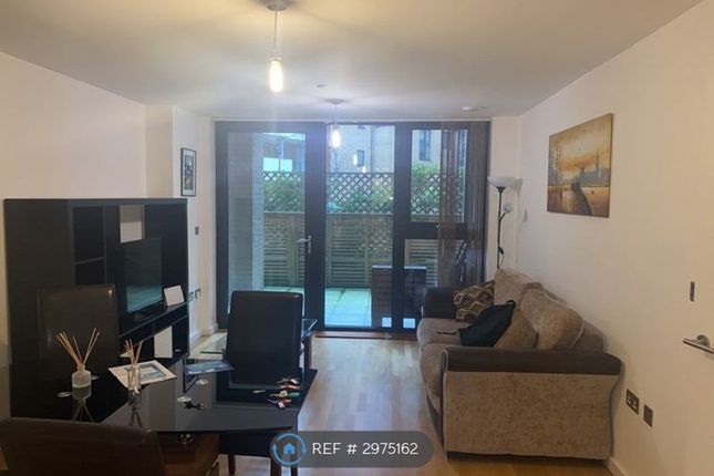 Flat, Jubilee Heights Parkside Avenue, London photo 2
