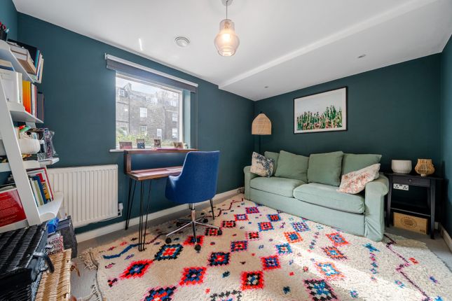 Flat 3, 71, Palfrey Place, London photo 4