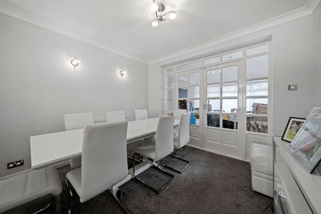 31 Falkland Drive, Wigan photo 4