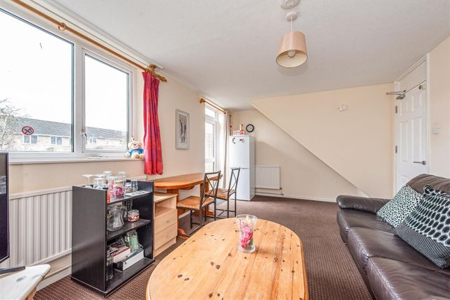 10, Laker Square, Andover photo 4