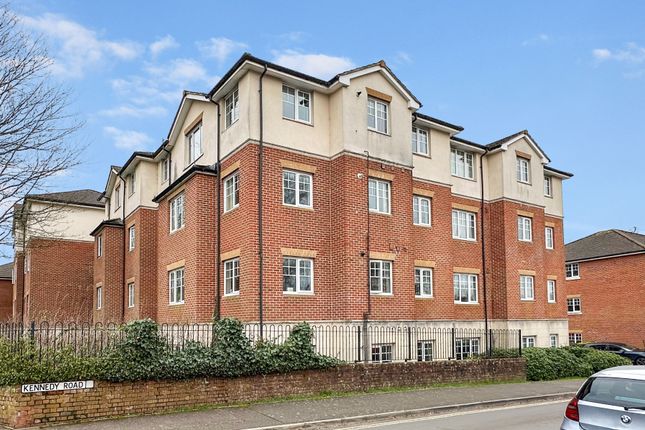 Thumbnail Flat for sale in Kennedy Road, Horsham