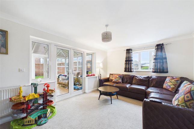 37, Eagle Way, Bracknell photo 2