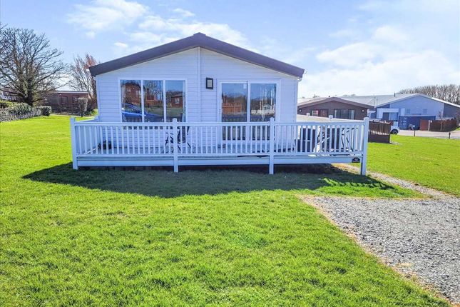 Thumbnail Mobile/park home for sale in Highland Grange, Sand Le Mere, Southfield Lane, Tunstall, Hull