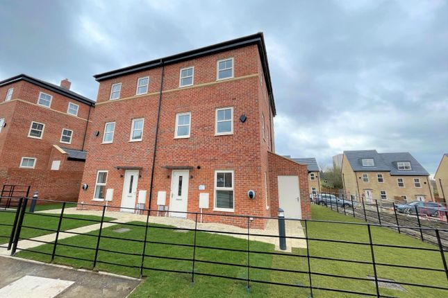 Thumbnail Semi-detached house to rent in Bolton Court, Leeds