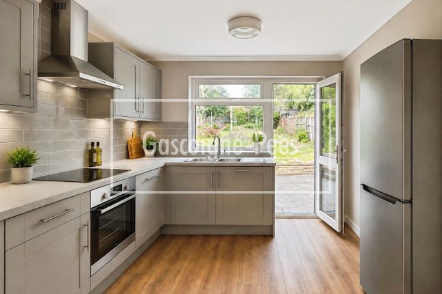16, Camberley photo 3
