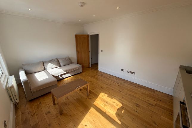 Flat 1B , Bawdale Road, London photo 2