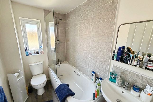 19, Blackbird Grove, Doncaster photo 3