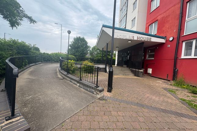 18 Poplar Houses, High Street, Slough photo 2