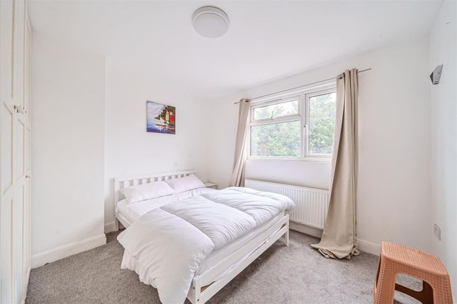 Flat for sale in The Vale, Golders Green, London