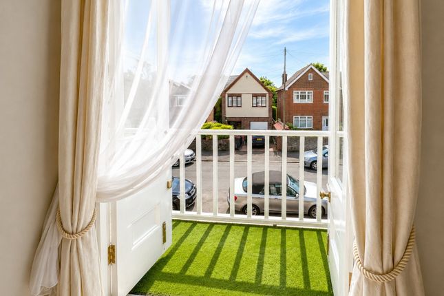 Pierremont Avenue, Kent photo 4