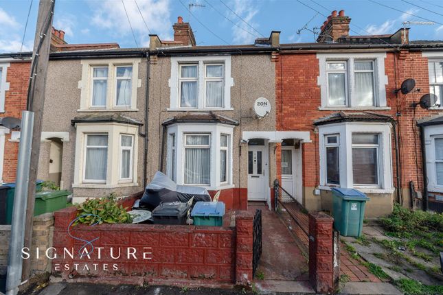 Terraced house for sale in Queens Avenue, Watford