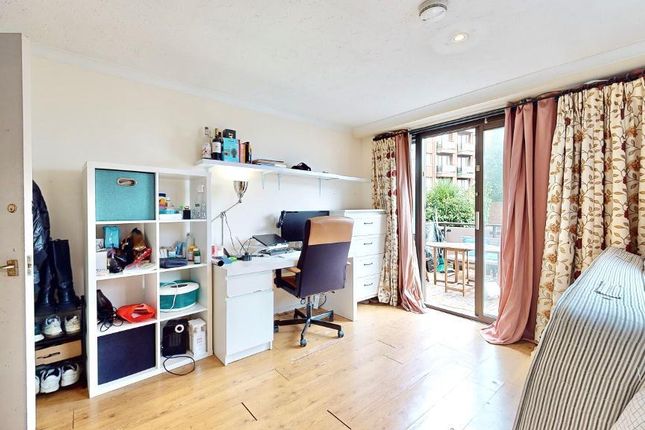 Flat for sale in 109 Earls Court Road, London
