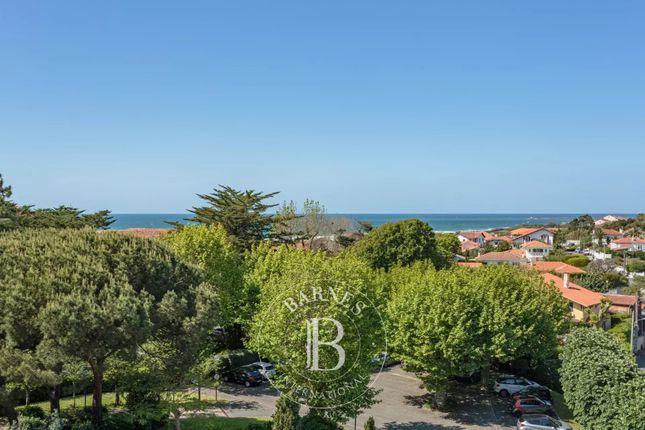 Duplex for sale in Anglet, 64600, France