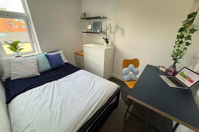 Flat 8a, Charnwood Grove photo 5