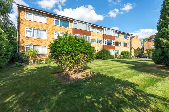 3 bed flat for sale in The Shimmings, Boxgrove Road, Guildford GU1
