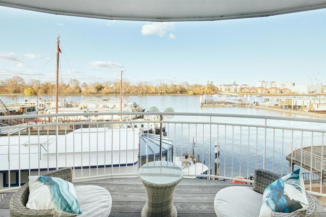 Thumbnail Flat for sale in Prospect Quay, Wandsworth