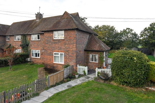 2-bed flat on Glebe Road, Cranleigh, £300,000