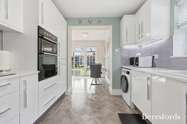 31, Dunmow Gardens, Brentwood photo 4