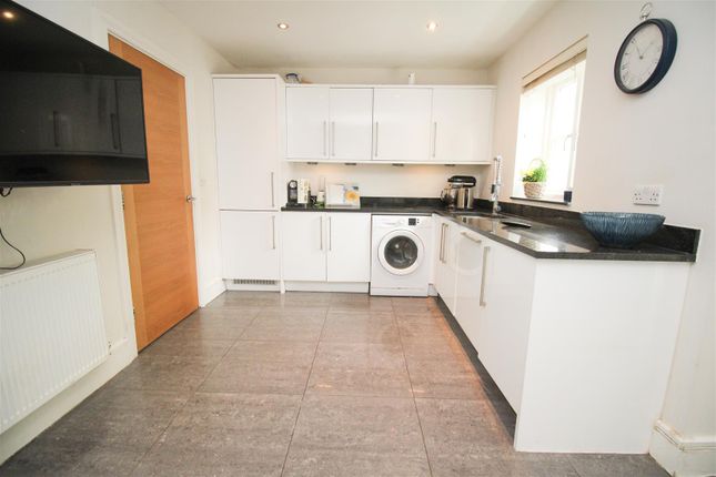 15, Mulberry Gardens, Old Harlow photo 2