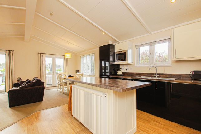 Mobile/park home for sale in Cambridge Road, Stretham, Ely