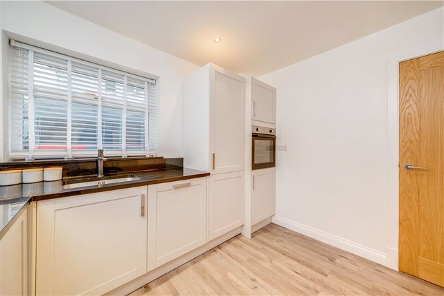 12, Greystones Close, Leeds photo 3