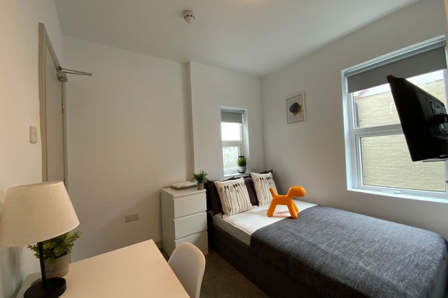 Ensuite Bedroom 5