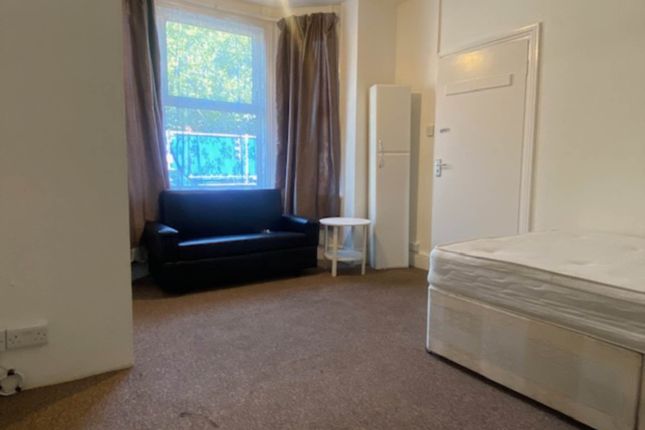 Ground Floor Flat, Kings Road, Reading photo 3
