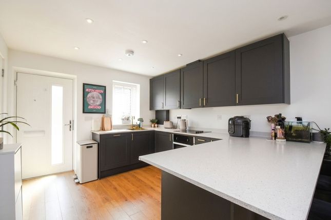 86 Ribot Walk, Salford photo 3