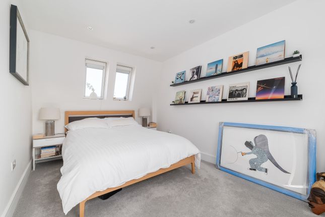 Apartment 7, Amazon House, Tyler Street, London photo 4
