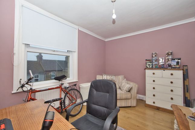 End terrace house for sale in Mayfield Avenue, Dover