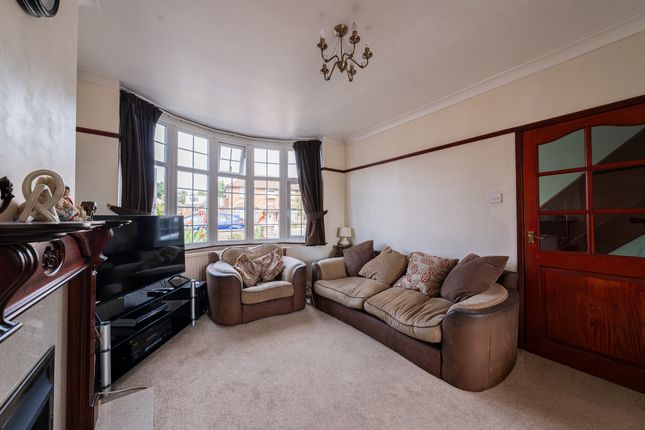 74 Braunstone Close, Leicester photo 4