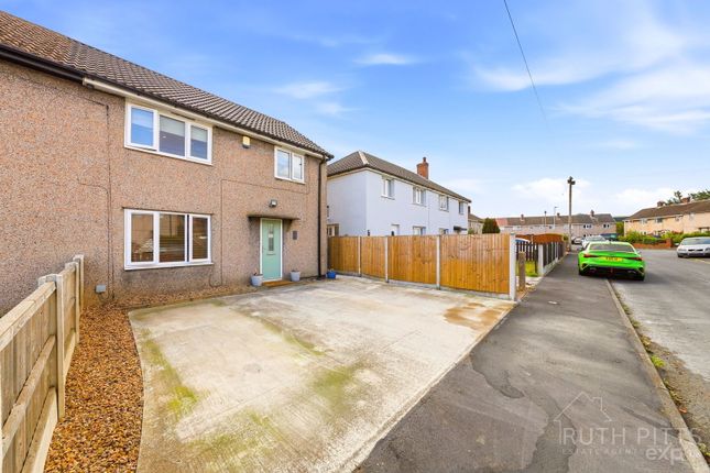 166, Church Avenue, Pontefract photo 2