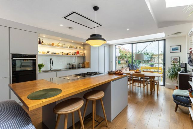 37, Alderville Road, London photo 3